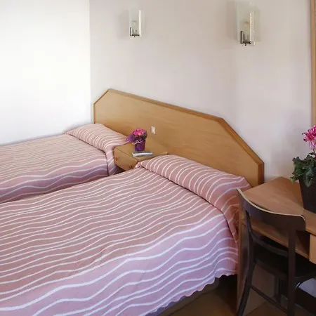 Setmanes Hotel 3*
